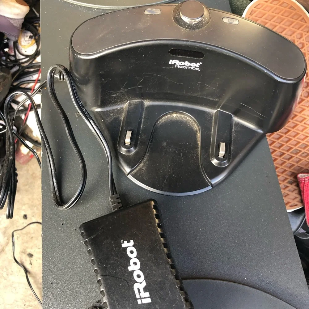 IRobot Roomba Black Charging Dock for VR Accessories